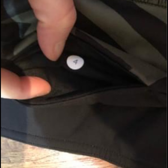 Lululemon crop leggings - Picture 2 of 2